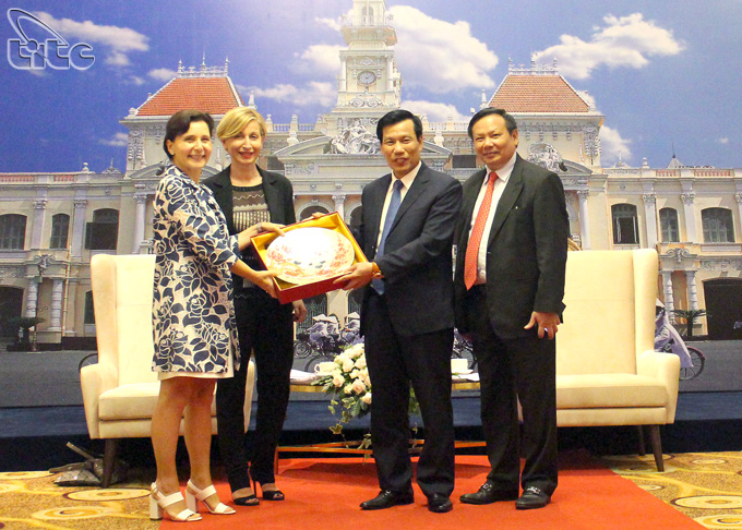 Bộ trưởng Nguyễn Ngọc Thiện làm việc với Thứ trưởng Bộ Di sản, Văn hóa và Du lịch Italia