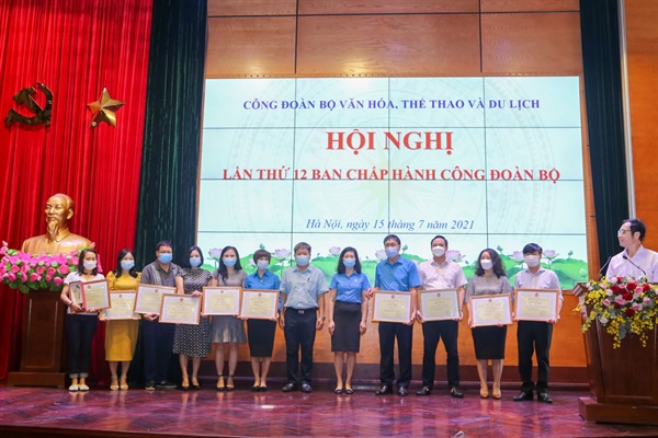 Hội nghị lần thứ 12 Ban Chấp hành Công đoàn Bộ VHTTDL