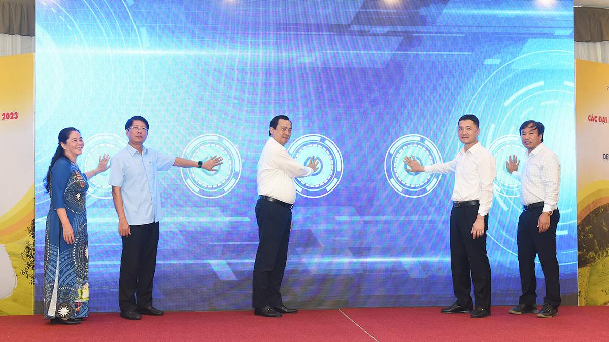 Ninh Bình ra mắt phần mềm ứng dụng du lịch thông minh 