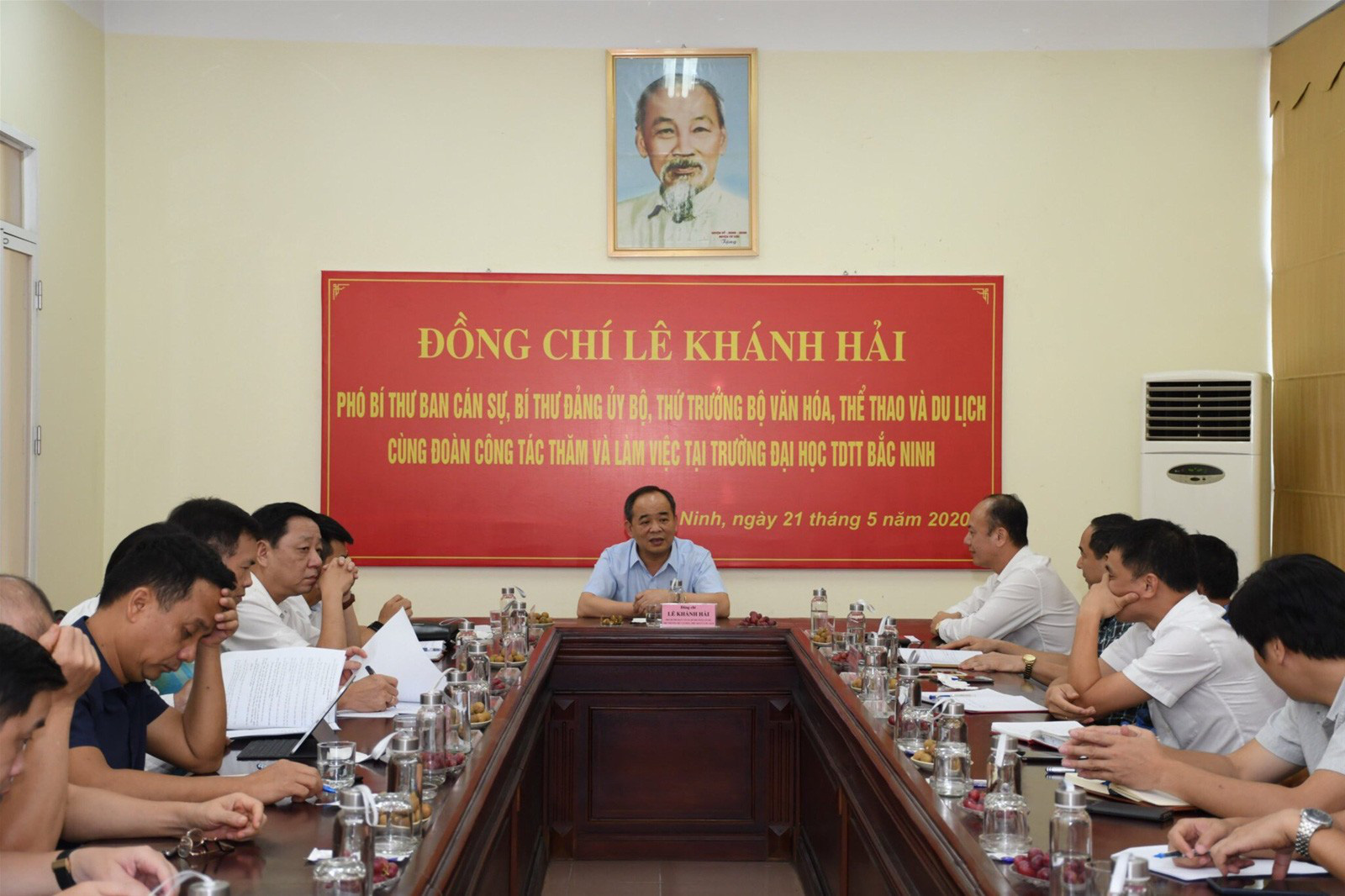 Thứ trưởng Lê Khánh Hải thăm và làm việc tại Trường Đại học TDTT Bắc Ninh
