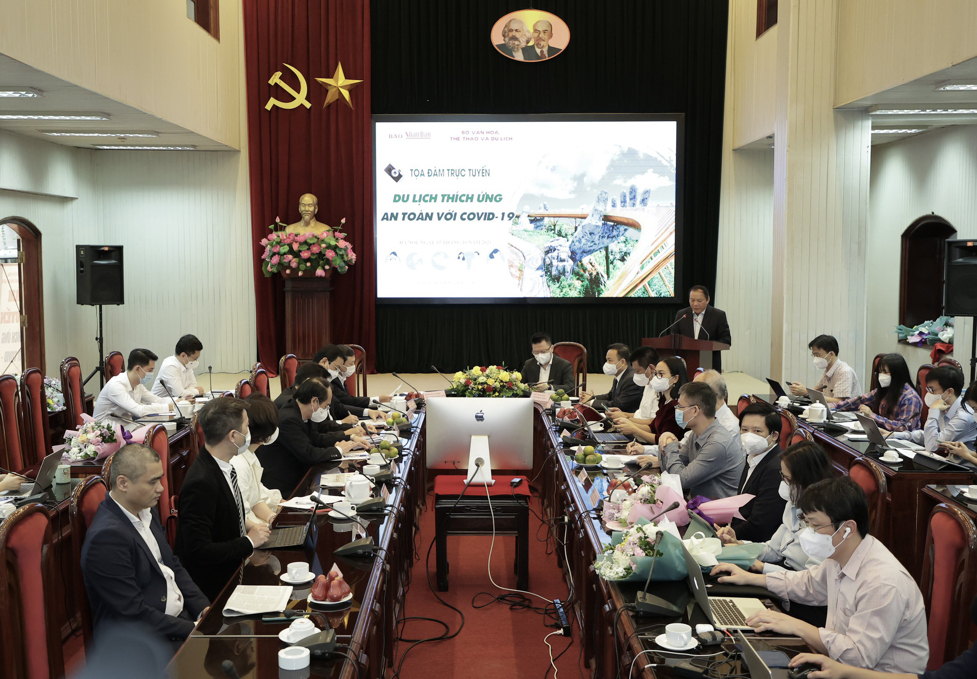 Đánh giá việc thực hiện pháp luật và phổ biến, tập huấn kỹ năng công tác pháp chế nhân ngày Pháp luật Việt Nam năm 2021