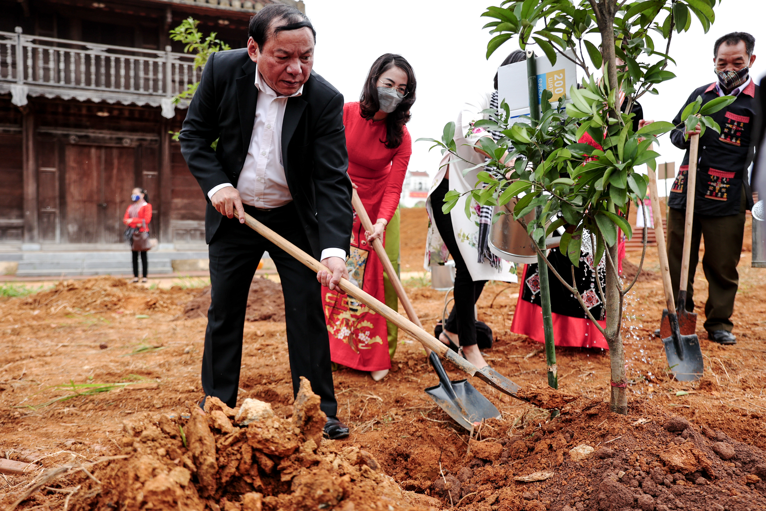Thứ trưởng Nguyễn Văn Hùng: Bộ VHTTDL phải tiếp tục lan tỏa những tinh thần tốt đẹp của phong trào Tết trồng cây