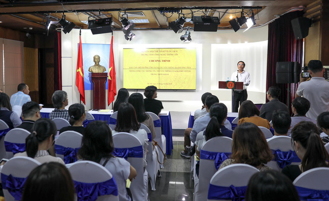 Khai mạc Lớp bồi dưỡng kiến thức ứng dụng truyền thông đa phương tiện trong công tác thông tin, truyền thông của ngành VHTTDL