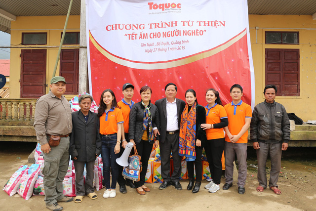 Hàng trăm suất quà ý nghĩa đến với đồng bào dân tộc Arem (Quảng Bình) nhân dịp Tết Nguyên Đán 2019