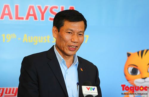 Bộ trưởng Nguyễn Ngọc Thiện đến thăm và động viên các VĐV dự SEA Games 29 tại Malaysia