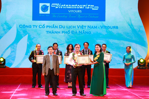 Vinh danh các doanh nghiệp du lịch hàng đầu Việt Nam năm 2017