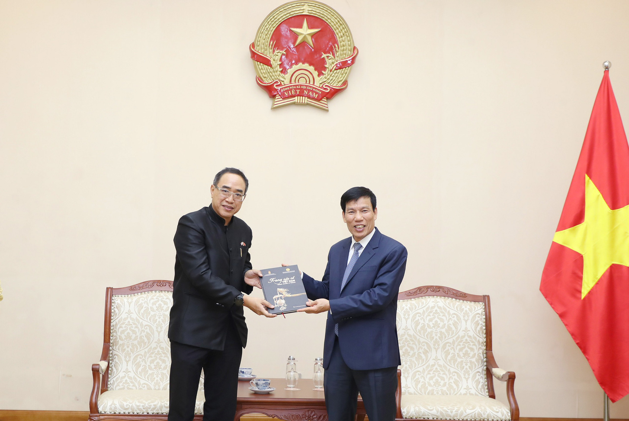 Bộ trưởng Nguyễn Ngọc Thiện tiếp và làm việc với Đại sứ Thái Lan tại Việt Nam