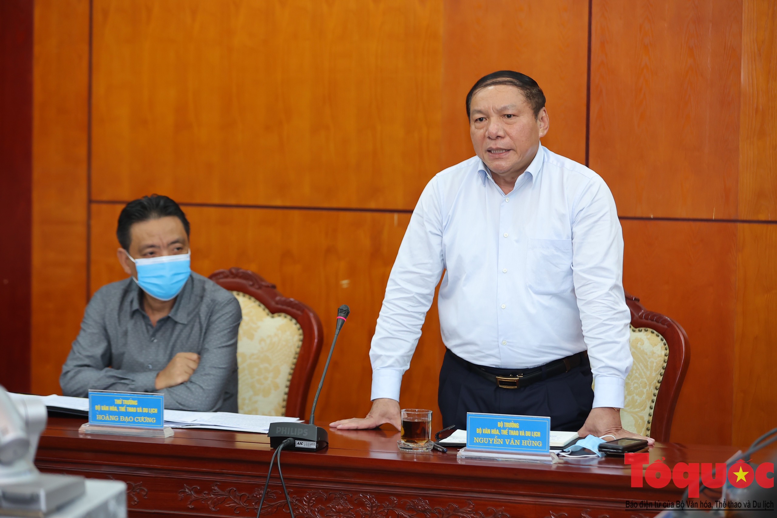 Bộ trưởng Nguyễn Văn Hùng: 